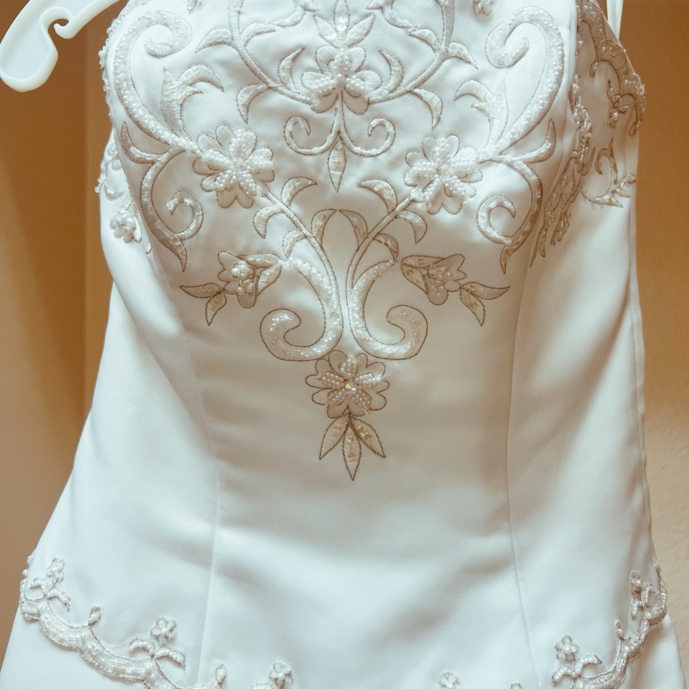 Rosette wedding gown